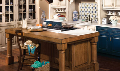 Kitchen Cabinets that are both Town & Country